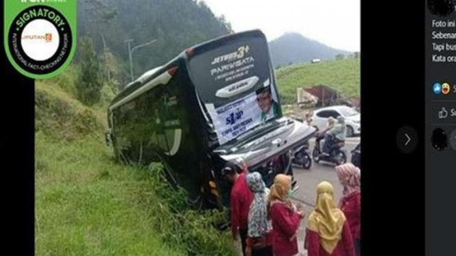 Cek Fakta: Bus Relawan Anies Baswedan Kecelakaan