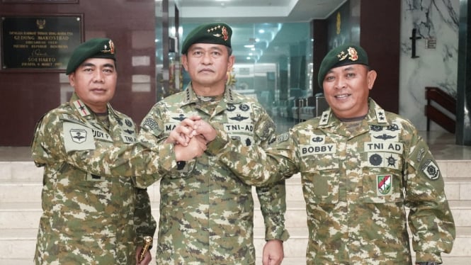 Jenderal Maruli Lantik Brigjen TNI Rudi Jadi Panglima Divif 1 Kostrad