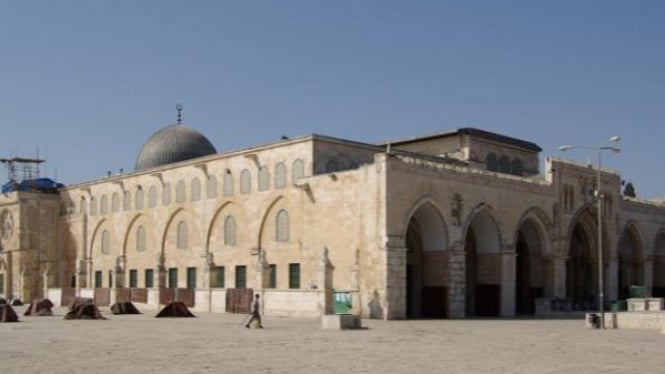 Keutamaan Masjid Al Aqsa dalam Alquran dan Hadis, Tanah Suci yang Dihormati