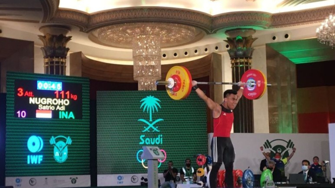 Lifter Indonesia Satrio Adi Nugroho Rebut Perak di IWF Grand Prix II di Doha