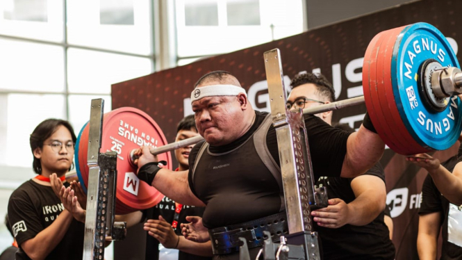 Magnus Iron Games Cetak Sejarah Dunia Powerlifting Indonesia