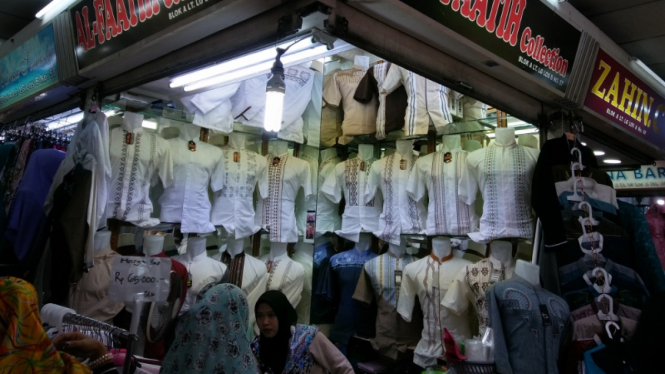 Tak Hanya Takjil, Kini Viral Juga Nonis Borong Baju Koko, Netizen: Wah Bahaya Nih
