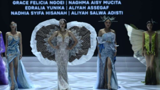 Berbagai Karya Terbaik Tampil dari Desainer Muda di Perhelatan Indonesia Fashion Week