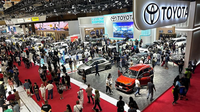 Daftar Mobil Toyota Paling Laku di IIMS 2024