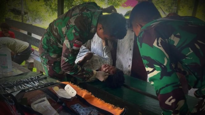 Kepala Berlumur Darah, Mama Sopi Lari ke Pos Pasukan Tombak Sakti TNI