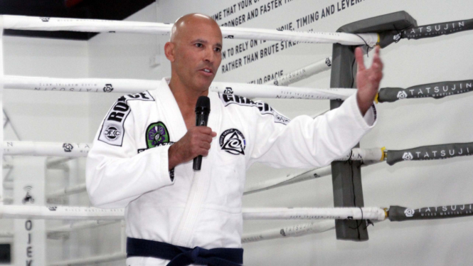 Lantang Dukung israel, Legenda MMA Royce Gracie Jadi Masuk Islam