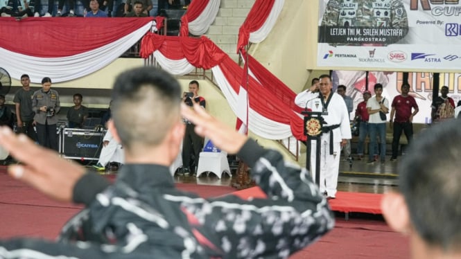 Letjen TNI Saleh Mustafa Buka Kejuaraan Taekwondo Pangkostrad Cup 2024