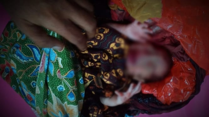 Malam Mendebarkan saat Prajurit TNI Gendong Plastik Berisi Bayi Cantik Bernoda Darah
