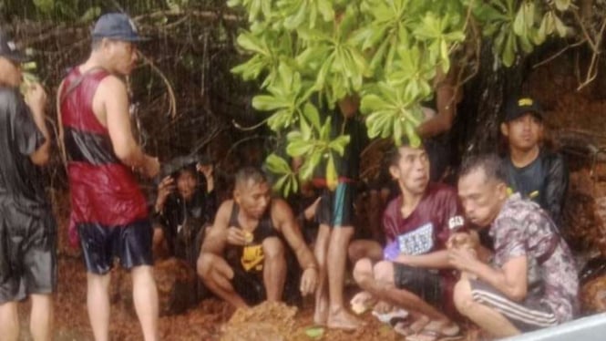 Mencoba Kelabui Petugas, 16 PMI Ilegal yang Sembunyi di Pulau Kosong Dibekuk Jajaran TNI AL