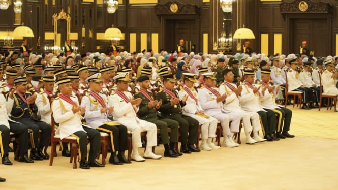 Panglima TNI dan KSAD Dudung Terima Darjah Kehormatan Panglima Gagah dari Kerajaan Malaysia