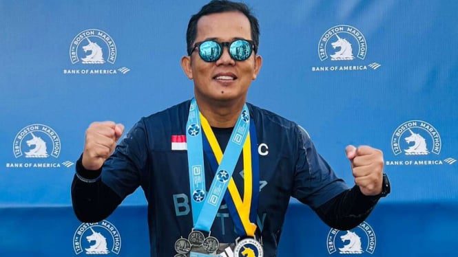 Pemred tvOnenews.com, Jurnalis Pertama Indonesia Peraih Six Star World Marathon