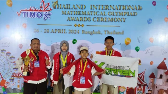 Siswa MTsN 1 Pati Sabet Emas dan Perak Olimpiade Matematika Internasional di Thailand