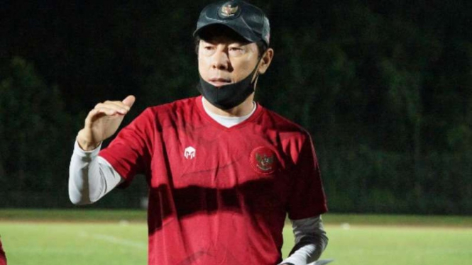 Timnas Indonesia Dikritik Shin Tae-yong hingga Messi Puji Ronaldo