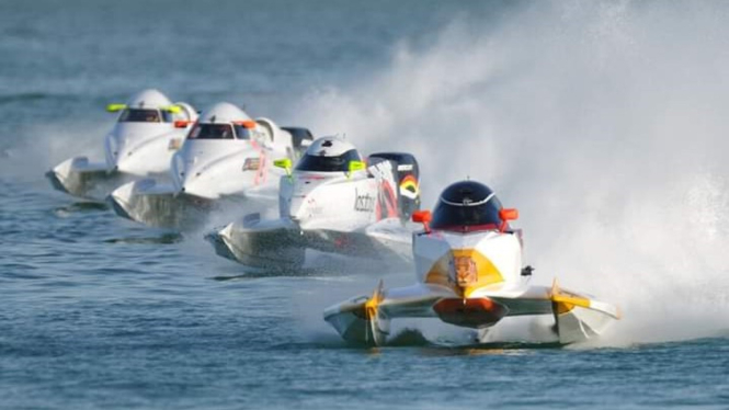 18 Pembalap Siap Adu Kecepatan di F1 Powerboat Danau Toba 2024