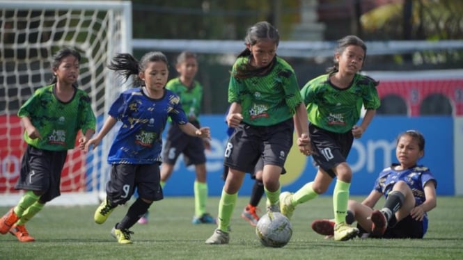 Eks Pelatih Timnas Wanita Ungkap Banyak Potensi Pemain di MilkLife Soccer Challenge Bandung