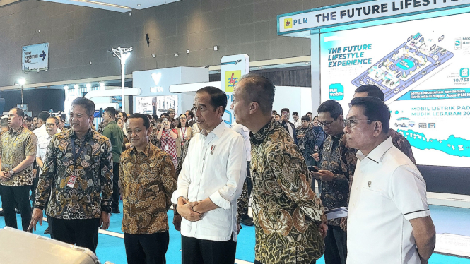 Jokowi: Indonesia Bisa Produksi 1,6 Juta Motor Listrik, tapi Baru 100 Ribu Unit