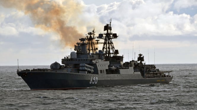 Kapal Perang Laksamana Levchenko Terbakar di Laut Barents