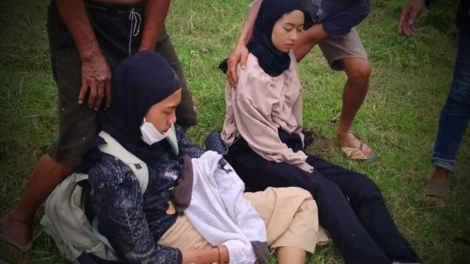 Patroli di Bukit Kemiri, Prajurit TNI Temukan Dua Gadis Cantik Tergeletak Lemas di Jalan