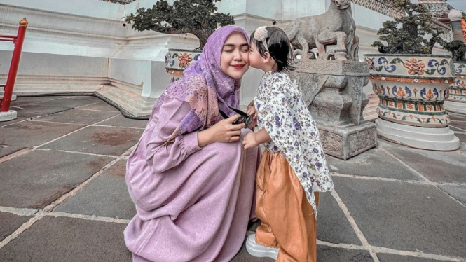 Pesan Haru Ria Ricis saat Harus Tinggalkan Anak untuk Jalankan Ibadah Haji: Ibu Cinta Moana