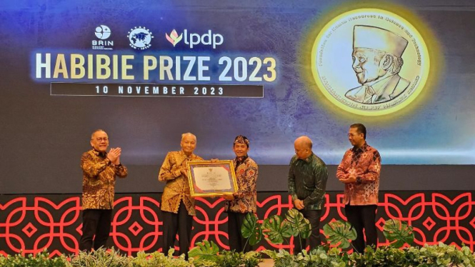 Raih Habibie Prize, Guru Besar Filologi UIN Jakarta: Indonesia Emas Tak Boleh Lupakan Kearifan Lokal