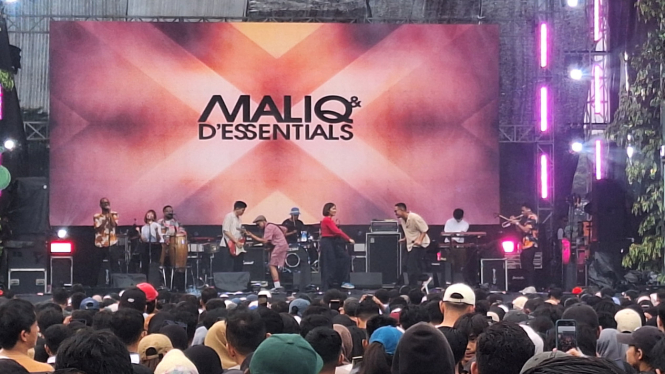 Ribuan Penonton Padati Festival Lagu Laguan 2024! NDX AKA – Maliq & D’Essentials Goyang Panggung