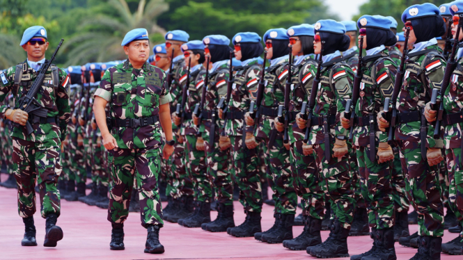 Sukses Jalankan Misi Perdamaian di Kongo, 1.021 Prajurit TNI Dianugerahi Satya Lencana dari Jokowi