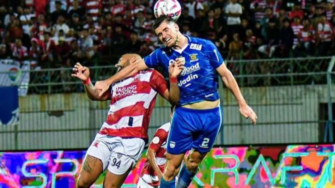Terpopuler: Persib Bandung Juara Liga 1, Kabar Baik dari Elkan Baggott