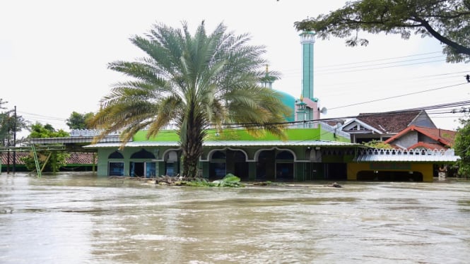 Top Trending: Banjir Demak dan Selat Muria Hingga Umat Nonis Nyamar Pake Sarung dan Kopiah
