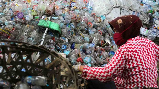 Upaya Mahasiswa Kurangi Sampah Plastik, Kompak Lakukan Ini