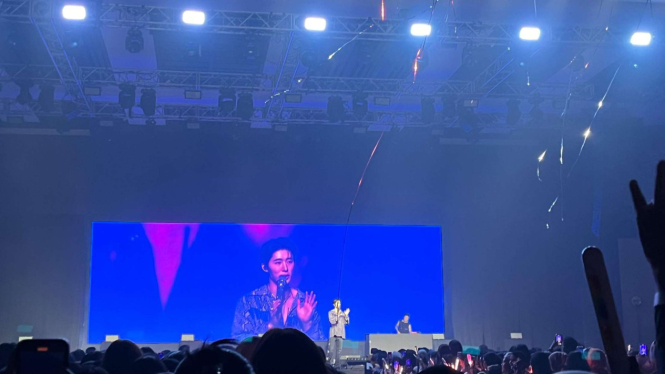 B.I Menggebrak Jakarta dengan Konser HYPE UP, Blusukan Gantengnya Bikin Penggemar Histeris