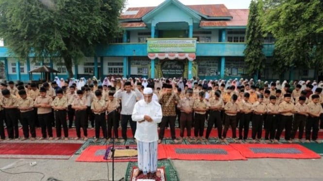 Kebakaran Hutan, Ratusan Pelajar di Aceh Barat Shalat Istisqa Minta Hujan