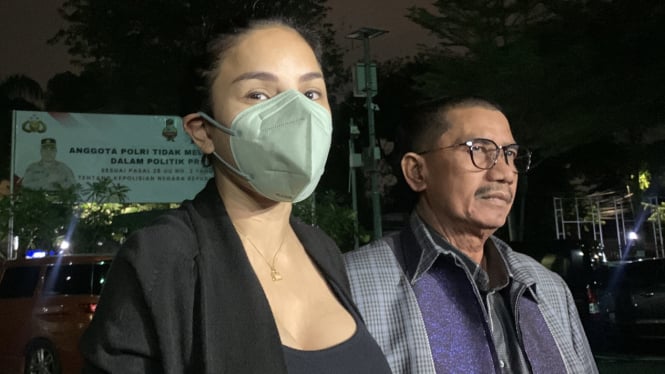 Dibongkar Cindy, Alasan Nikita Mirzani Kerap Pakai Masker: Hidungnya Dipukul Lolly