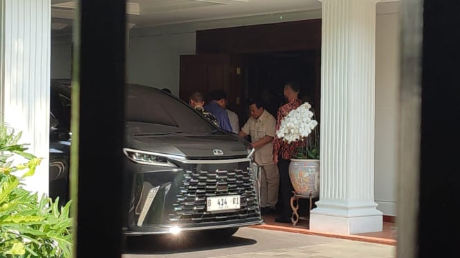 Mobil Mewah SBY saat Berkunjung ke Rumah Presiden Prabowo Subianto