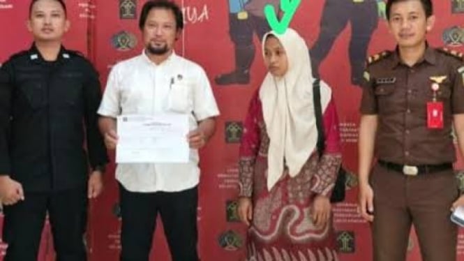 Kronologi Guru Honorer Ditahan Polisi Usia Tegur Muridnya, Dijebak Minta Maaf dan Ditahan Mendadak