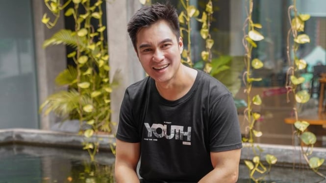 Baim Wong Cipika-cipiki Lalu Elus Kepala Nagita Slavina, Netizen: Suka Lo Im?