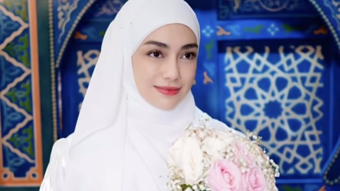 Celine Evangelista Makin Dekat dengan Agama Islam, Belajar Banyak dari Umi Pipik