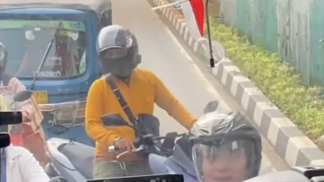 Viral Pengguna Motor Dibuat Terkejut saat Masuk Jalur Busway