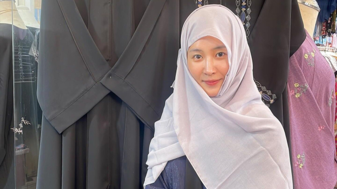 Yuri SNSD Berhijab saat di Arab Saudi, Netizen: Semoga Istiqomah Ya Ukhti