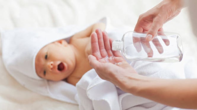 Sempat Viral! Inilah 8 Manfaat Baby Oil yang Tak Pernah Kamu Duga Sebelumnya