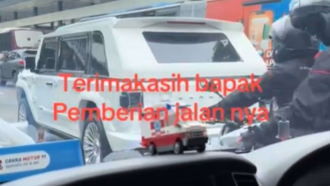 Viral! Rombongan Presiden Prabowo Kasih Jalan Ambulans, Jadi Contoh Kesadaran Aturan Prioritas